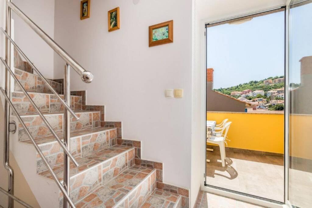 Tin 2 Apartment Vrbnik Exterior photo