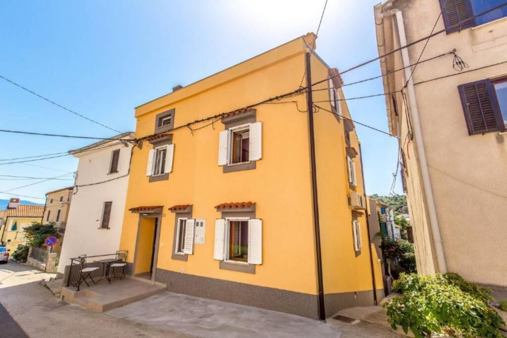 Tin 2 Apartment Vrbnik Exterior photo